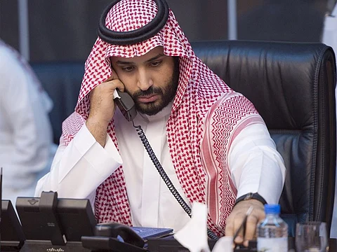 ولي ولي العهد يتلقى اتصالاً هاتفياً من وزير الدفاع الكويتي