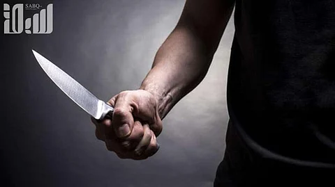 القبض على جانٍ هدد بقتل طفل بعدما قاومته الأم دفاعًا عن شرفها