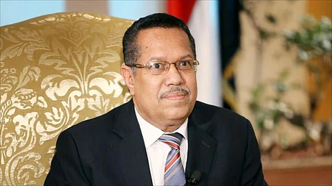 رئيس الوزراء اليمني يُلغي قرارات للانقلابيين بفصل صحفيين