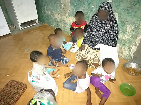 مكة.. الإطاحة بسيدة إفريقية برفقتها سبعة أطفال مجهولين أعمارهم أقل من 3 سنوات