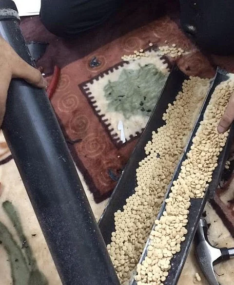 جمرك ميناء جدة يُحبط تهريب 5 ملايين حبّة كبتاجون