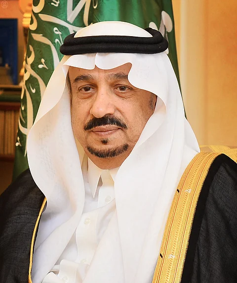 أمير الرياض يعزي في وفاة الأمير بدر بن سلمان بن سعود ووالدة الأميرة نوف بنت مساعد