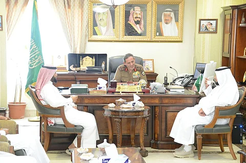 رابطة فرق اﻷحياء بجازان تبحث مع "الدويسي" الجوانب اﻷمنية للمسابقات