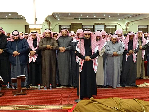 القريات تزف الشهيد.. ووالداه: "سلطان منحنا أغلى وسام"