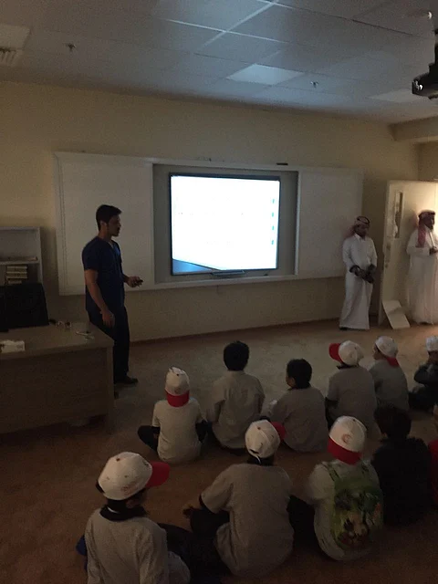الهلال الأحمر يوعي منسوبي المدارس بالتعامل السليم مع الحالات الطارئة