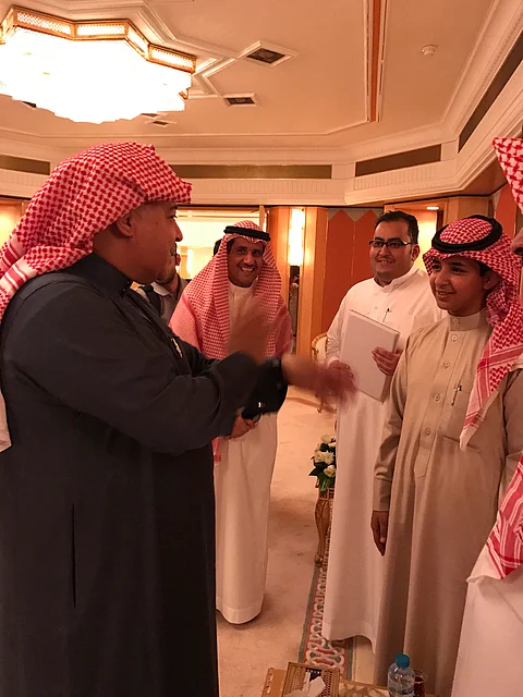 شاهد.. رئيس stc يستقبل ويكرم "سعد" صاحب الرسالة الشهيرة لوالدته