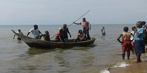 أوغندا.. مصرع فريق كرة قدم وعدد من مشجعيه غرقاً