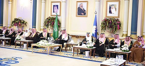 أمير المدينة يدشن مركز الغسيل الكلوي التابع لمؤسسة الملك عبدالله الإنسانية