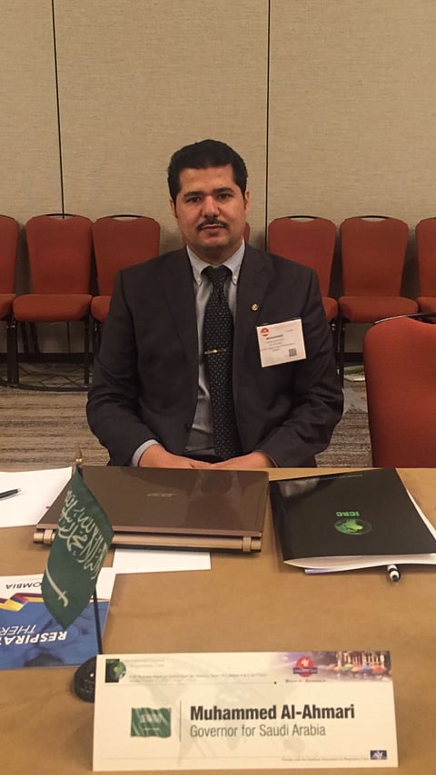 "الأحمري" يحصد الزمالة الأمريكية في الرعاية التنفسية