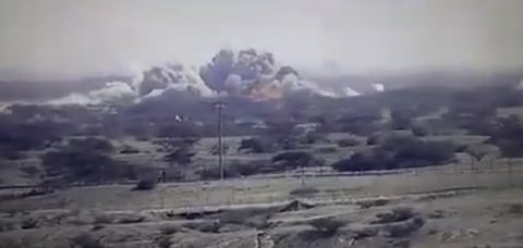 فيديو .. طيران التحالف ينسف عربة أسلحة على الحد الجنوبي