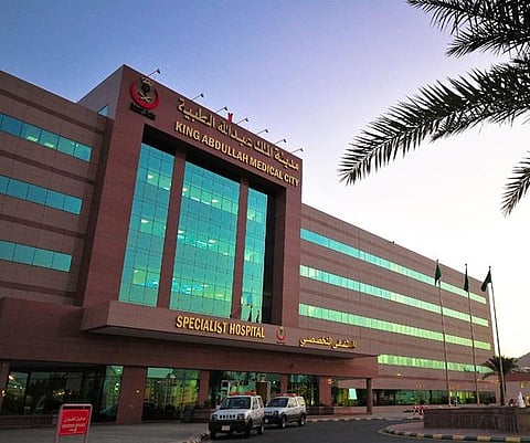 نجاح عملية إشعاع دماغي لسيدة مصابة بالسرطان في مكة