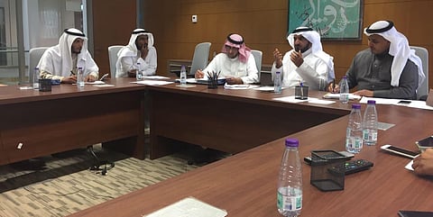 التعليم: ربط درجة الغياب بالمواد الدراسية وتدوينها بتقرير الطالب والطالبة