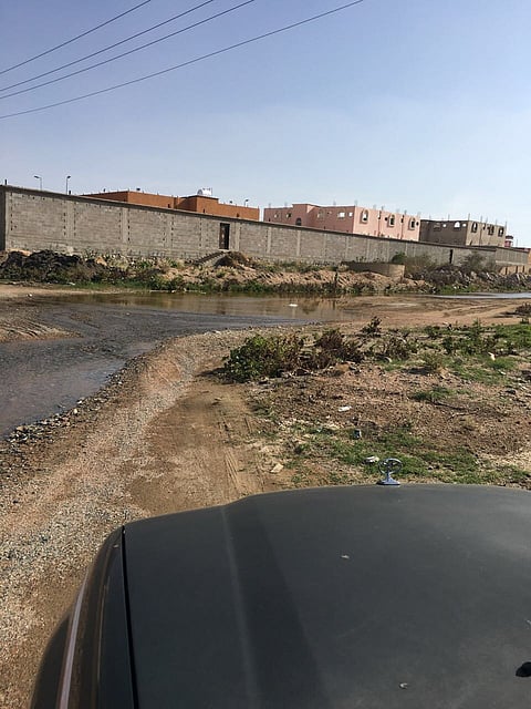 شاهد.. مياه الصرف الصحي تلوث 6 أحياء وقرى بوادي شرب بالطائف