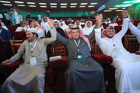 رئيس هيئة الرياضة والأندية لعزت: نتمنى لكم التوفيق للارتقاء برياضتنا