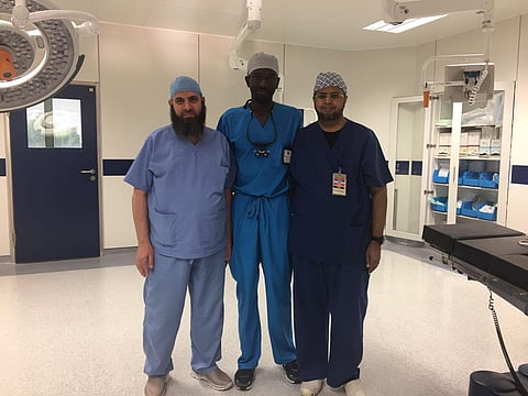 مكة .. استئصال ورم حميد بالفص الصدغي لمعتمرة جزائرية