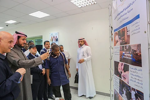 بالصور.. معرض للمخدرات يستوقف أكثر من 500 طالب في وادي الدواسر