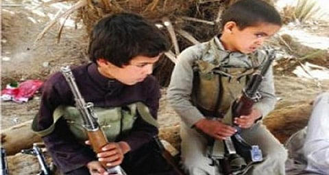 ما بين التجنيد والحرمان من التعليم.. الحوثيون يسرقون أحلام أطفال اليمن