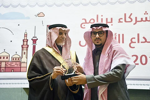 دهانات الجزيرة تُدرج إبداعات الأطفال ذوي الإعاقة ضمن برامجها