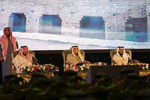 "فهد بن بدر" يفتتح معرض "الفيصل.. شاهد وشهيد" بجامعة الجوف