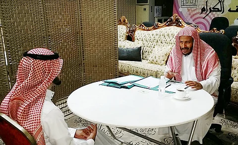 "خيرية مكة" تُنهي مقابلات 35 من طالبي القروض والمساعدات