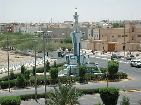 تشييع المسنة ضحية اعتداء الخادمة الآسيوية في الرس