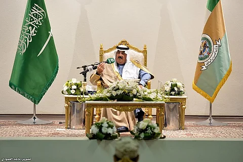 "متعب بن عبدالله" يتفقد لواء طيران الحرس الوطني الأول بالرياض