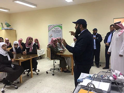 المعاهد الصناعية تستهدف طلاب الثانوية المتعثرين لإلحاقهم بوظائف مهنية