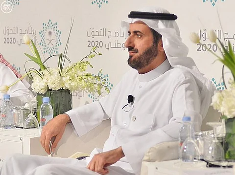 وزير الصحة يجري مكالمة هاتفية على 937 "متنكراً"