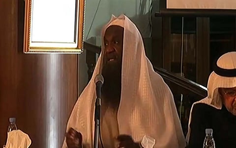 "الكلباني" : مواقع التواصل ليست منابر وعظية ويجب تغيير الخطاب الديني عبرها