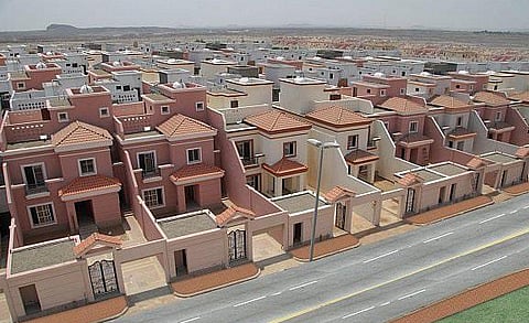 مصادر "سبق" تكشف مصير عقود مستفيدي الإسكان في بوابة الشرق