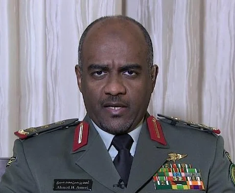 اللواء عسيري: خلال السنتَيْن الماضيتَيْن حققنا نتائج كبيرة في عملية بناء الجيش اليمني