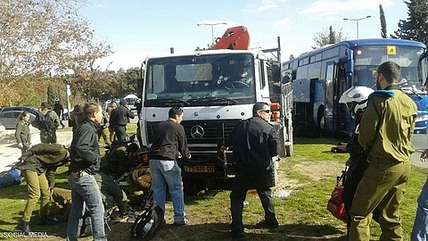 مقتل 4 جنود إسرائيليين بعملية دهس في القدس المحتلة