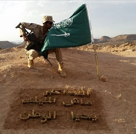 أبطال على الحدود.. "الزهراني" أصيب بطلقتين ولم يحفل بهما حتى تم تطهير منطقته