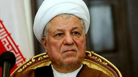 بعد وفاة "كاتم سر الملالي".. إيران في مهبّ 3 سيناريوهات.. أولها "فشل نووي"!
