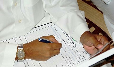 أمير تبوك يوجه بإيقاف مأذون عقد قران طفلة على سبعيني