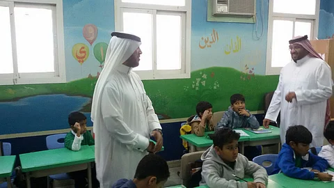 300 مشرف ومشرفة يتابعون الانضباط المدرسي بـ"تعليم ينبع"
