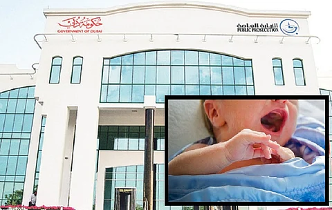 دبي.. خليجية تقتل رضيعها دهساً بالأقدام والدافع مجهول