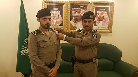 "الخُرمي" يُقلد 4 ضُباط رتبهم الجديدة بشرطة رنية