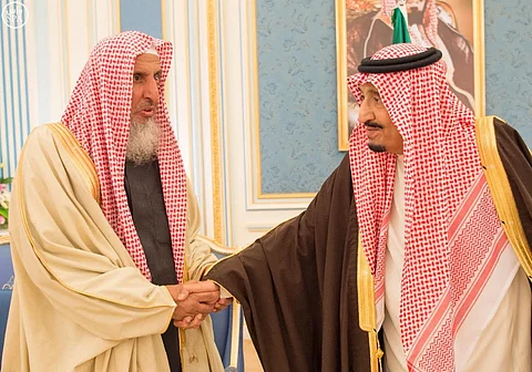 مفتي المملكة: الملك سلمان إمامٌ عظيم يستحق التكريم