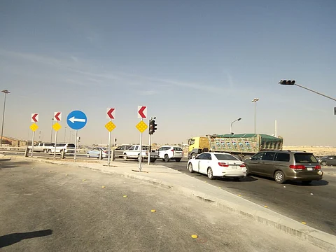 بالصور.."النقل" تفتتح توسعة طريق الملك عبد العزيز بـ "الدرعية"