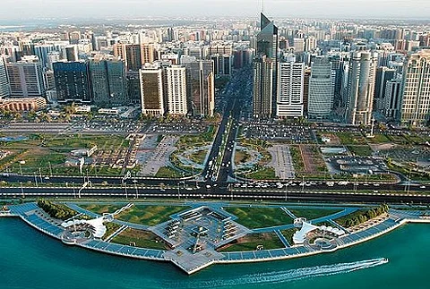 أبوظبي تطلق أول محكمة للسياحة في العالم