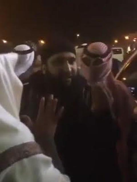 "سبق" تكشف تفاصيل فيديو الملاسنة بين محتسب ورجل أعمال في افتتاح مطعم