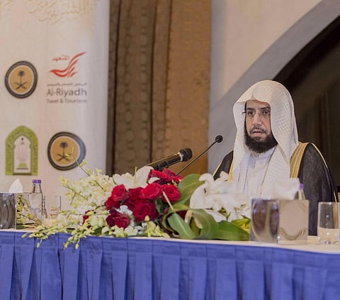 إمام الحرم المكي لضيوف برنامج خادم الحرمين: واجبنا إزالة الضغائن والعصبيات