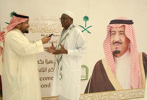 "جوف" يحذِّر من مدعي التداوي بالأعشاب.. ويؤكد: أغلبهم يجهلون حقيقتها