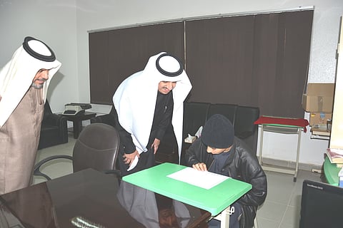 شاهد.. مدير "تعليم الرياض" يتفقّد اختبارات اليوم الأول بمدارس المنطقة