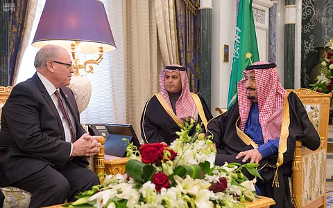 خادم الحرمين الشريفين يستقبل رئيس مجلس الشيوخ الكندي