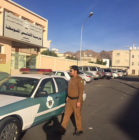 بالصور.. تواجد كثيف لمرور نجران مع بداية الاختبارات