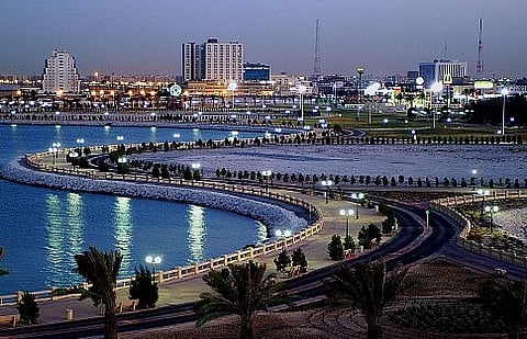 الدمام.. البحث عن شاب انتحل صفة موظف شركة توصيل واعتدى على امرأة