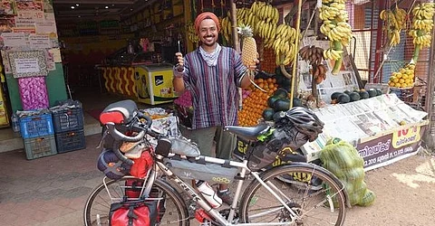 شرق آسيا.. رحالة سعودي يجوب 8 دول بدراجته الهوائية في 80 يومًا