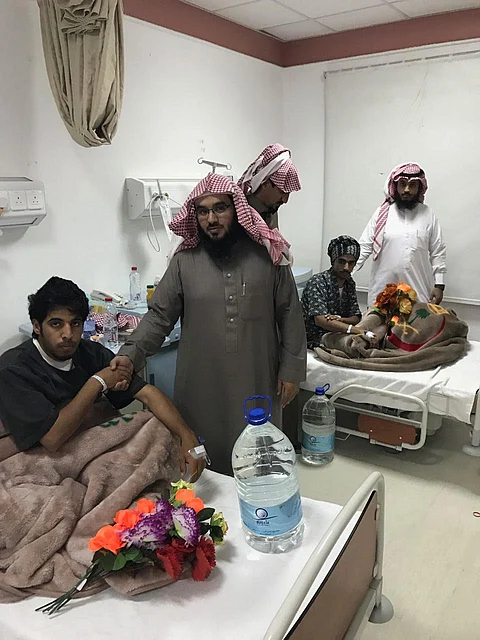 أهالي "قيا بلحارث" يزورون حالات التسمم بمستشفى قيا جنوب شرقي الطائف